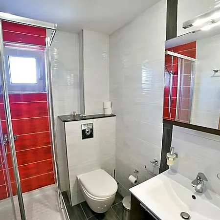 Stoudios Georgias Hotel Vartholomio