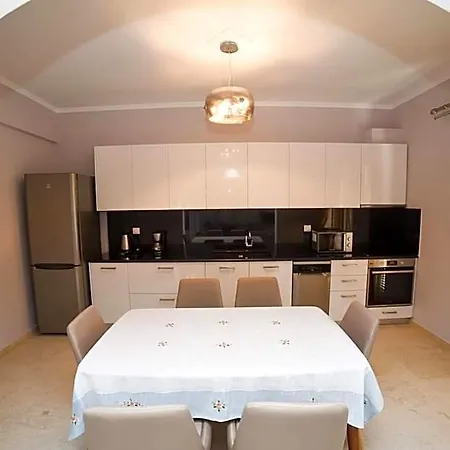 Stoudios Georgias Hotel Vartholomio